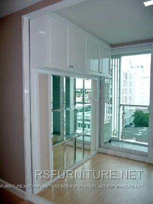 คอนโด Mayfair ตกแต่งภายใน สีขาว บิ้วอิน ห้องนอน ห้องนั่งเล่น 17